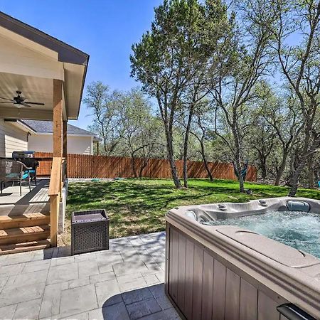Convenient Cute Cottage Hot Tub Fire Pit Sleeps 6 Canyon Lake Extérieur photo